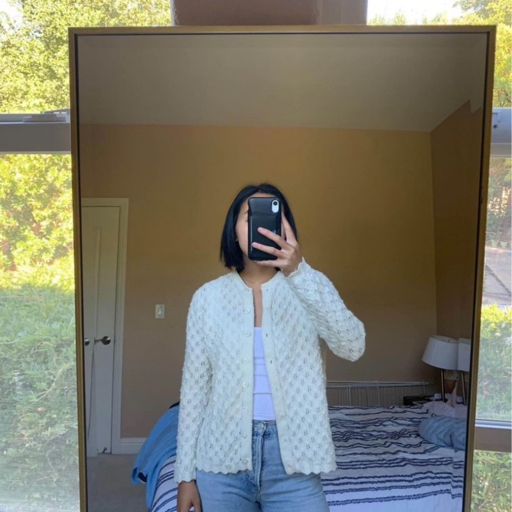 Vintage cardigan sweater crochet knot cottage core scalloped hem